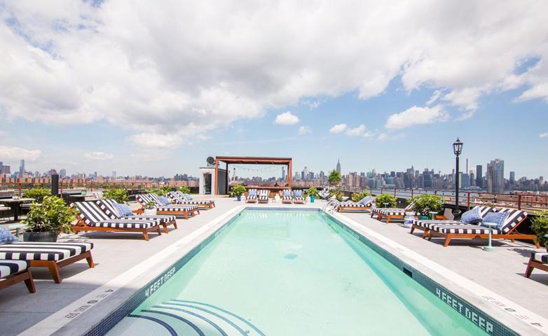 纽约屋顶游泳池